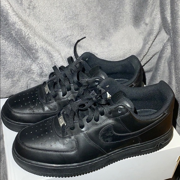 All Black Air Forces 1 lightly used - Picture 2 of 3